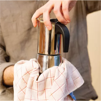How to Use a Stovetop Coffee Maker (The Perfect Stovetop Recipe)